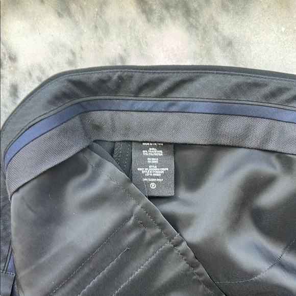 Theory Ibbey Modern Crepe Black Straight Leg Women's Pants | 6 - Picture 4 of 4